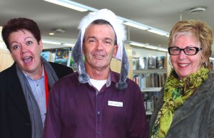Children's librarian, Sue Gammon, Cr. Vince Habbermann and Cr. Lynne Forgan